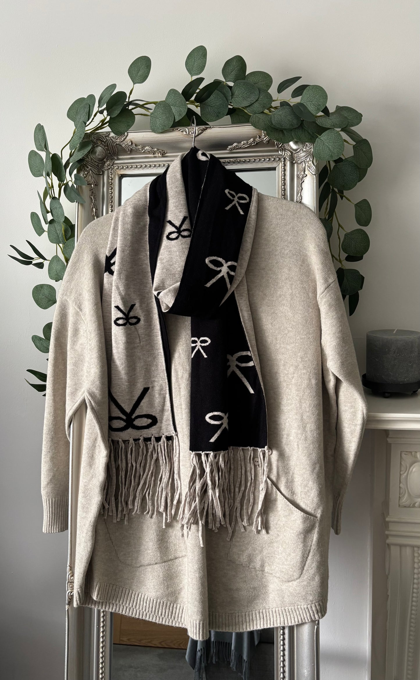 Plain Jumper With Reversible Bow Print Scarf