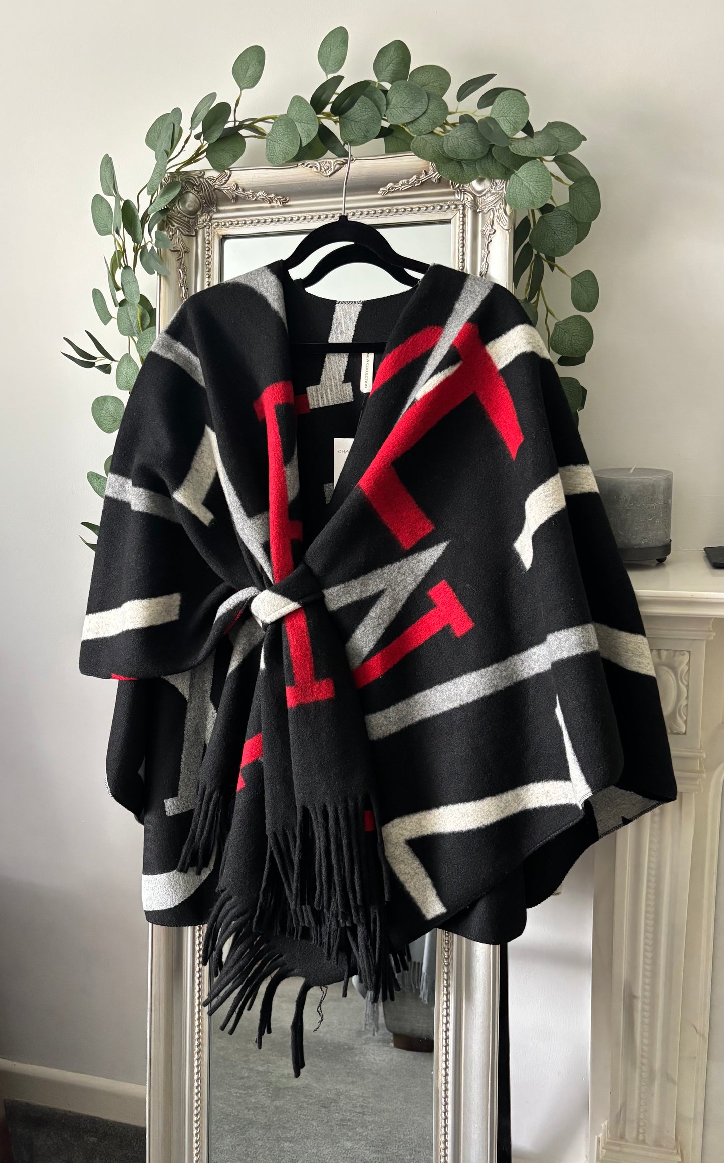 Stylish Printed Cape With Fringe