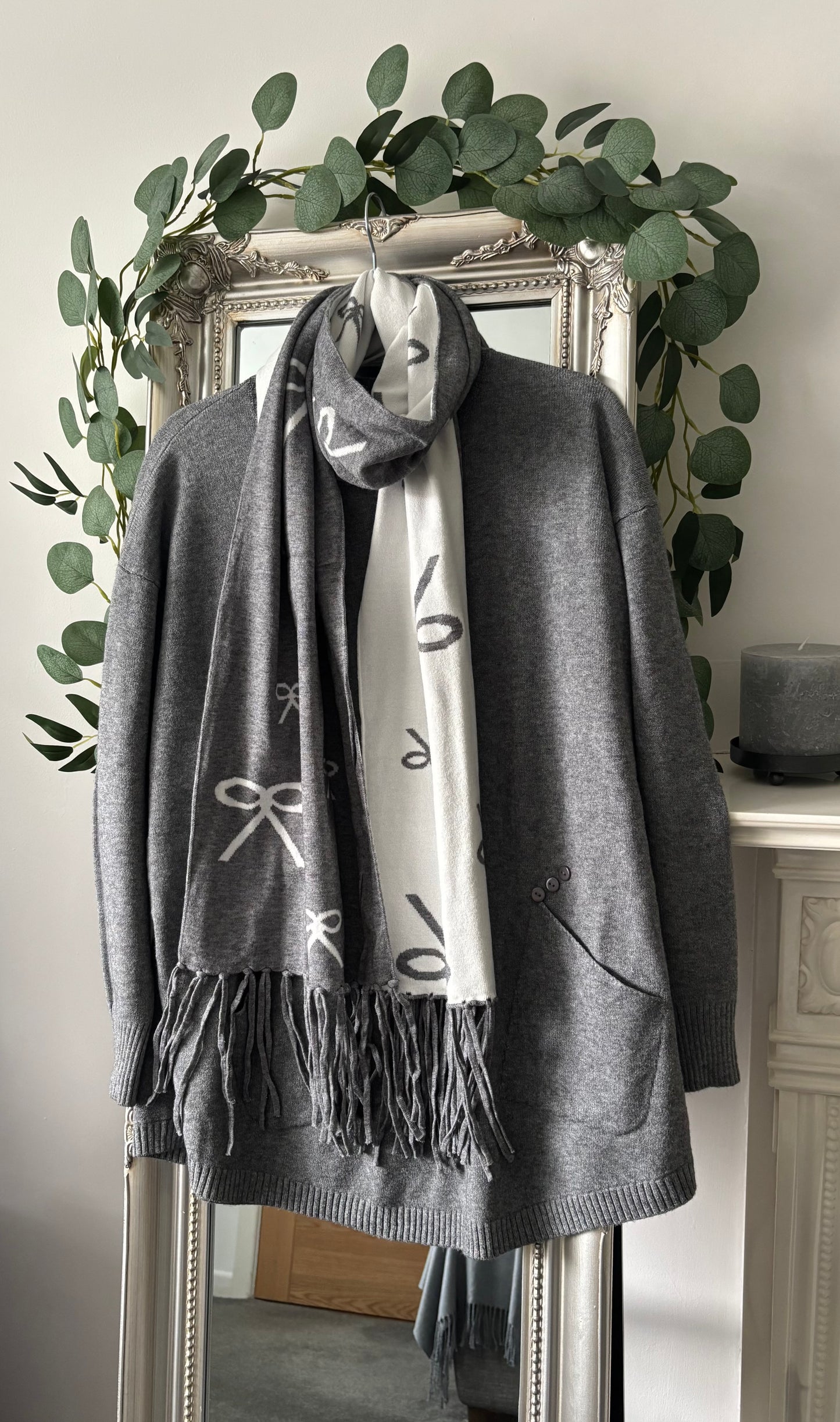 Plain Jumper With Reversible Bow Print Scarf