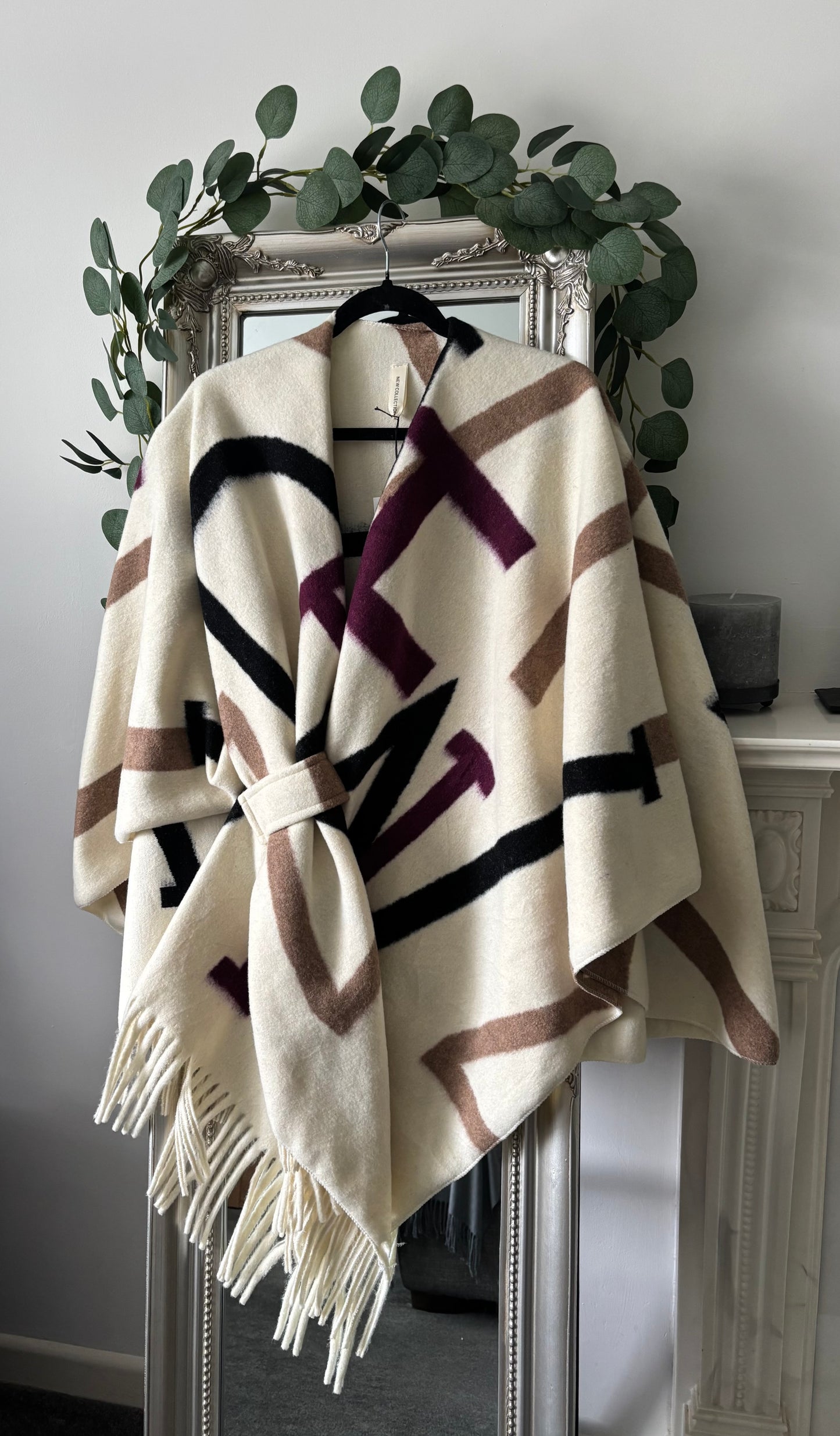 Stylish Printed Cape With Fringe