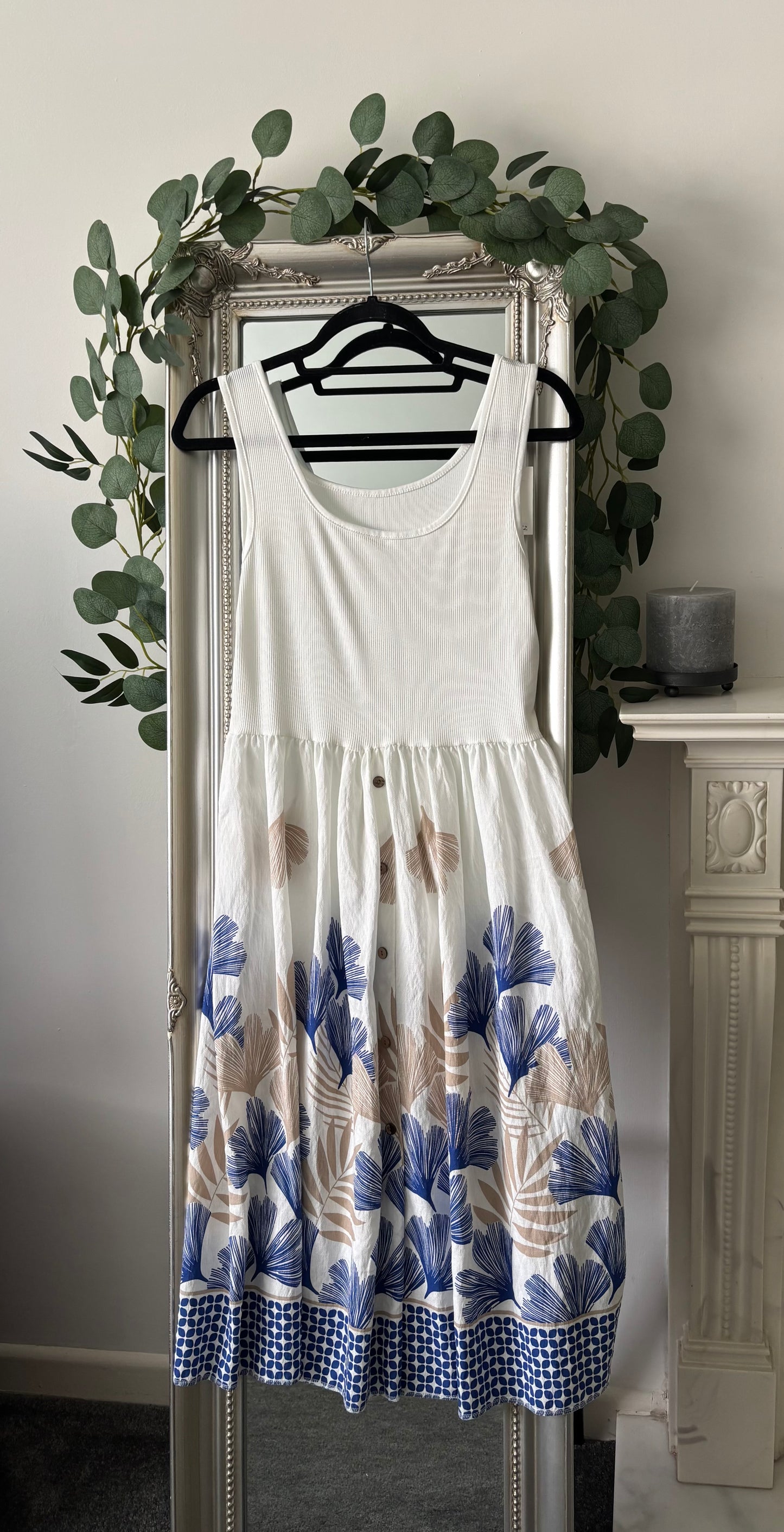 Border Print Sleeveless Dress