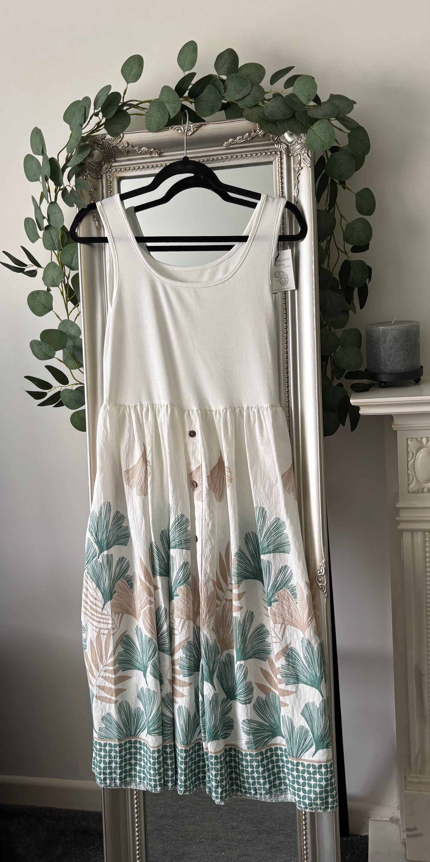 Border Print Sleeveless Dress