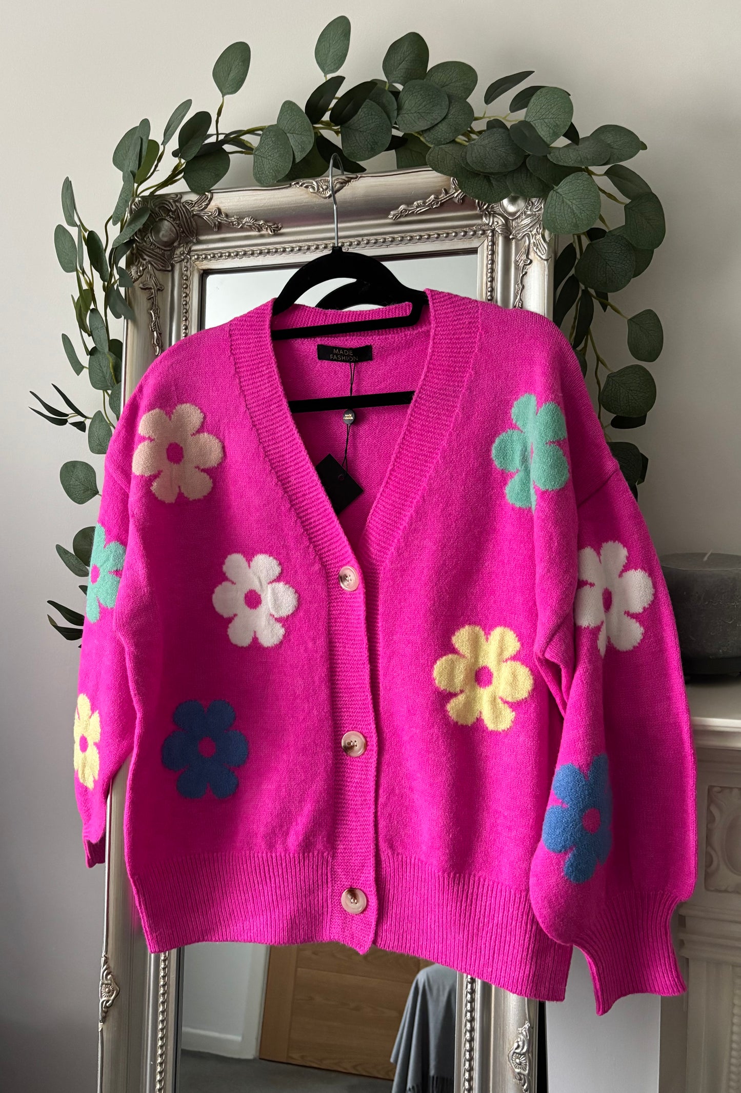 Daisy Cardi