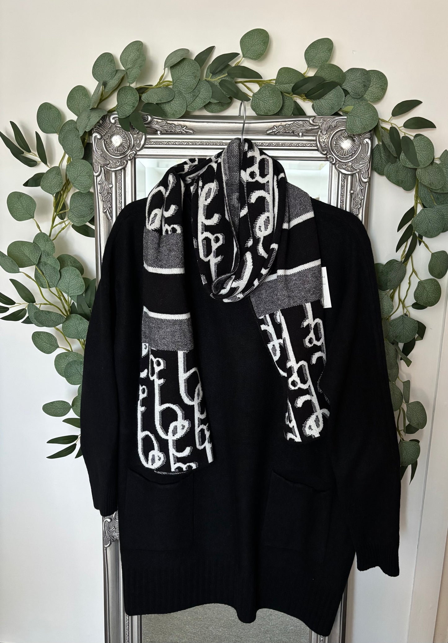 Plain Jumper/Tunic With Coordinating Printed Scarf
