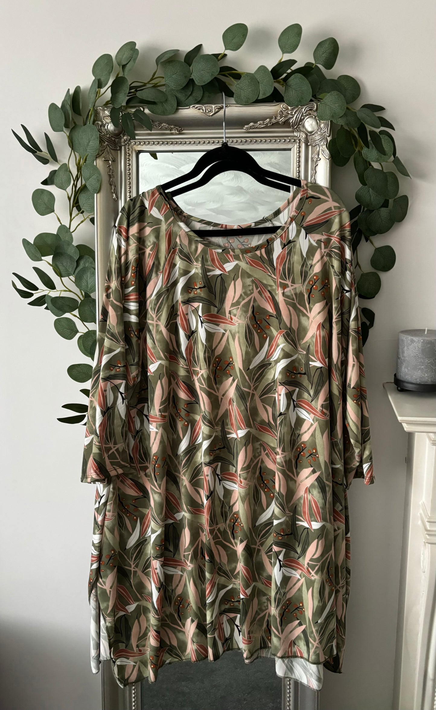 Leaf/Berry Print Plus Size Tunic