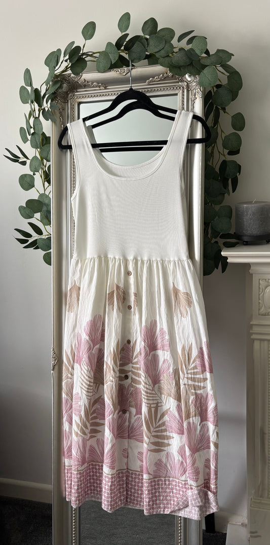 Border Print Sleeveless Dress