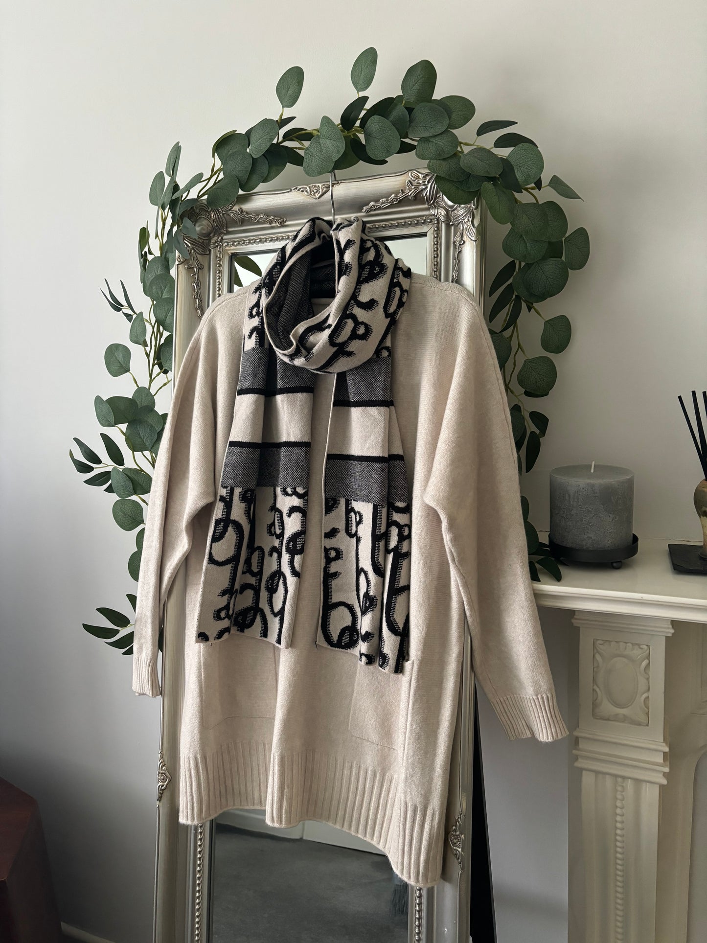 Plain Jumper/Tunic With Coordinating Printed Scarf