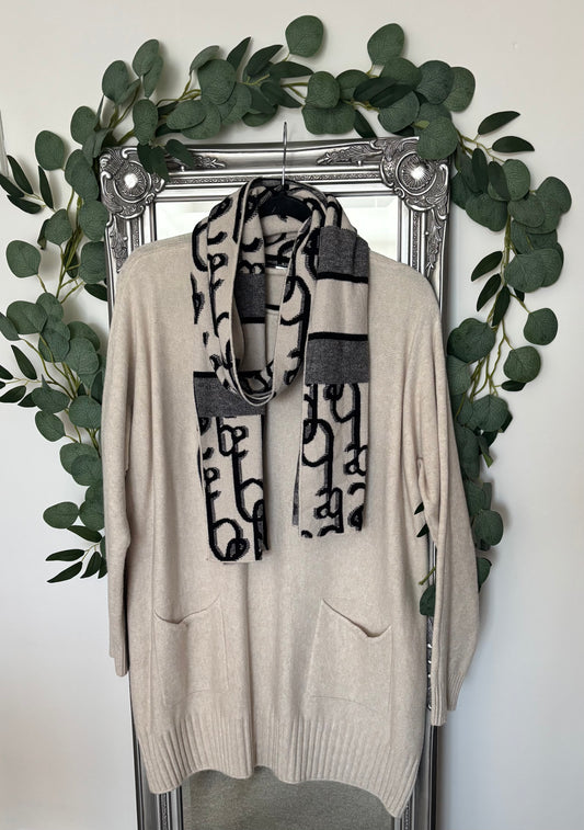 Plain Jumper/Tunic With Coordinating Printed Scarf