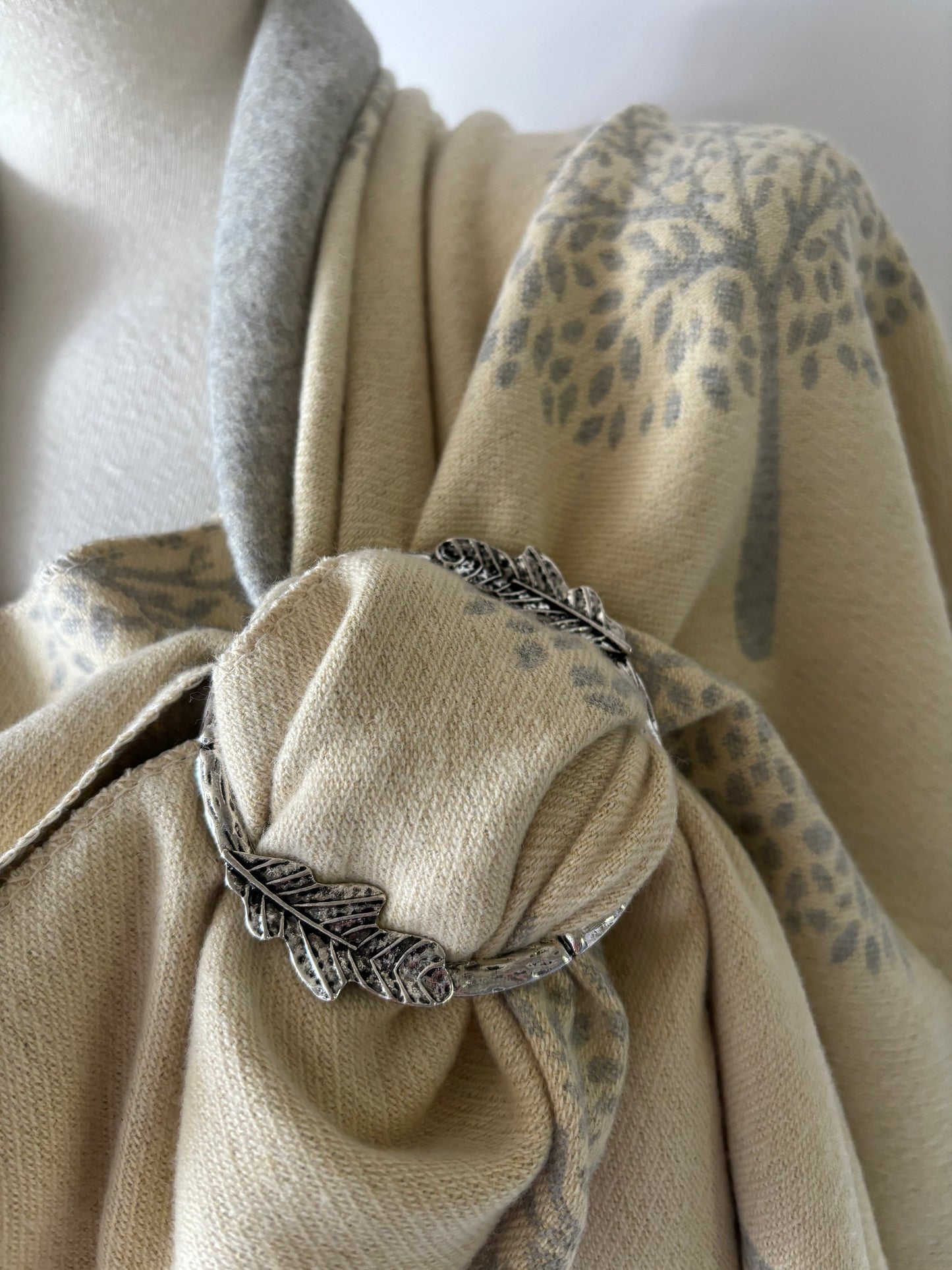 Oak Leaves Scarf Ring