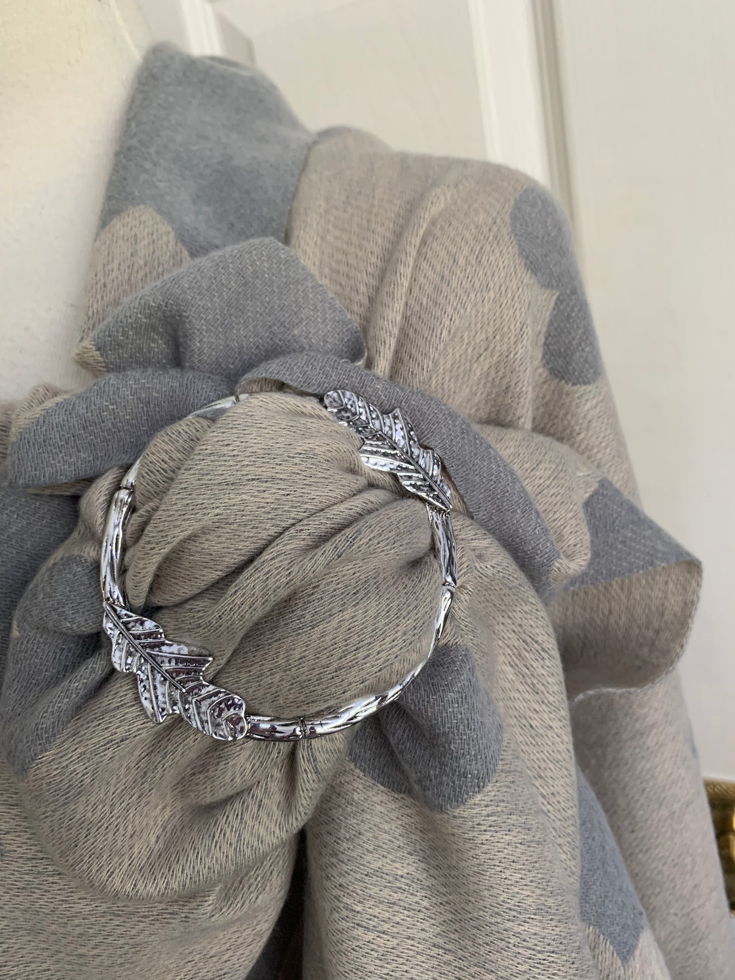 Oak Leaves Scarf Ring